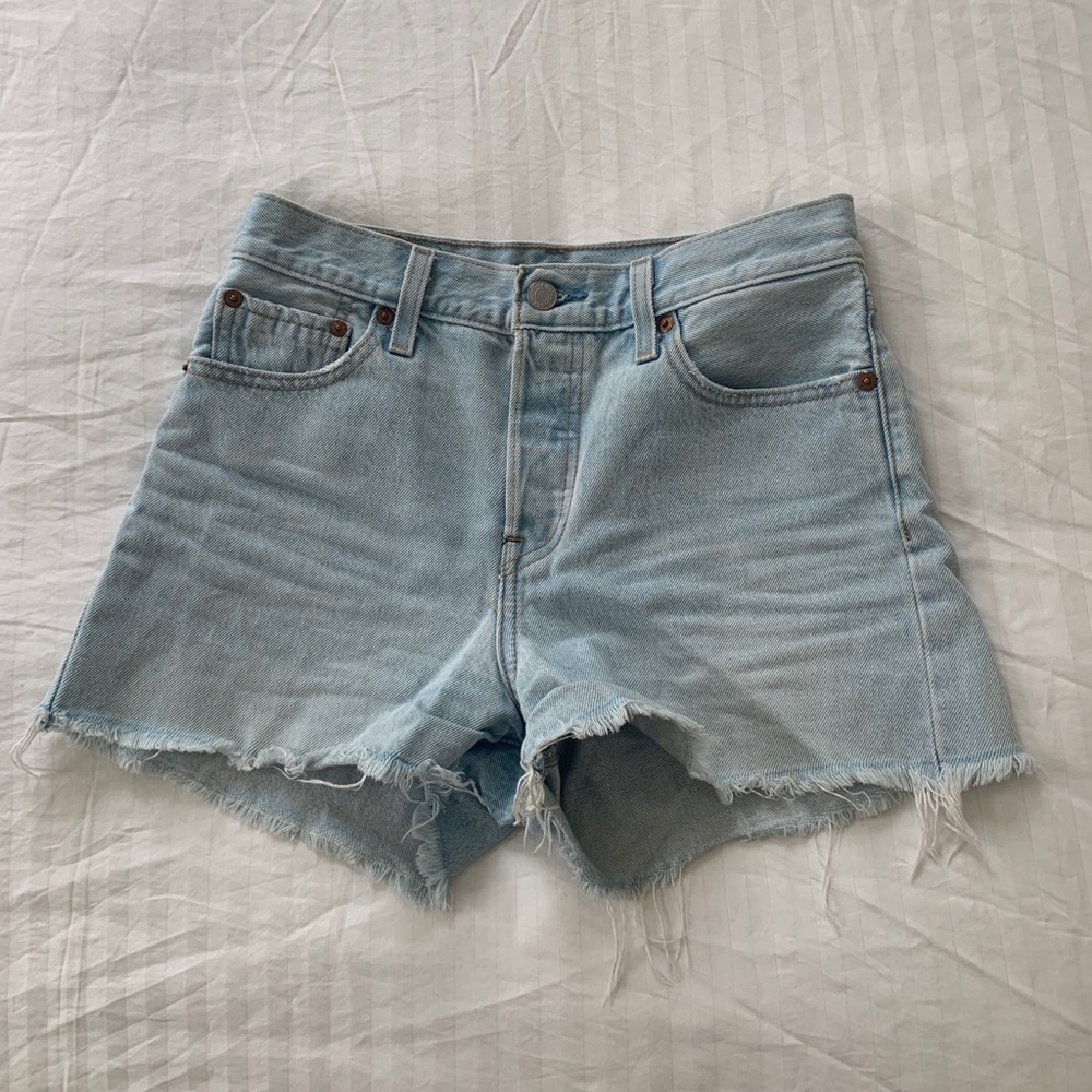 Levi’s wedgie fit shorts
